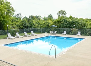 Bridgewood Apartments in Flat Rock, MI - Building Photo - Building Photo