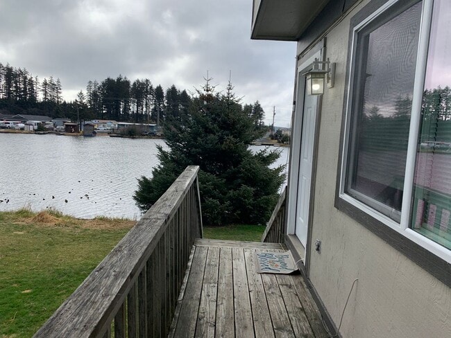 1820C7 Larch St in Kodiak, AK - Building Photo - Building Photo