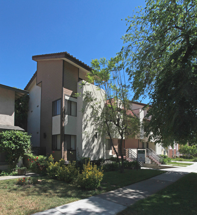 1132-1138 Elm Ave in Glendale, CA - Foto de edificio - Building Photo