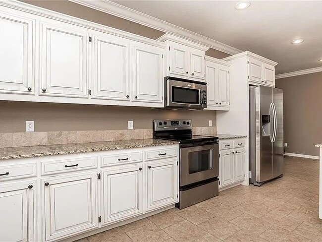 1588 N Hazeltine Dr in Fayetteville, AR - Building Photo - Building Photo