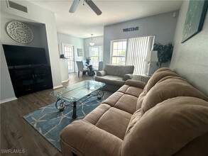 23640 Walden Center Dr in Bonita Springs, FL - Foto de edificio - Building Photo