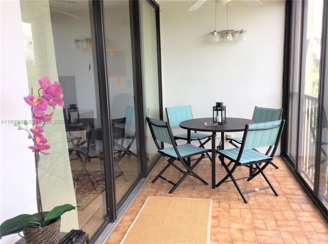 16300 Golf Club Rd in Weston, FL - Building Photo - Building Photo