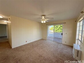 94-550-550 Lumiauau St in Waipahu, HI - Foto de edificio - Building Photo