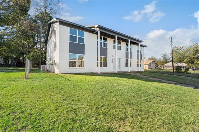 253 Locust St S in Sulphur Springs, TX - Building Photo - Building Photo