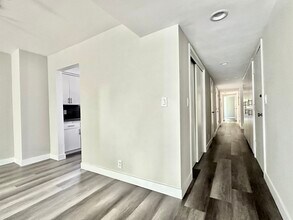 244 N Almont Dr, Unit 3bd 3bath in Beverly Hills, CA - Foto de edificio - Building Photo