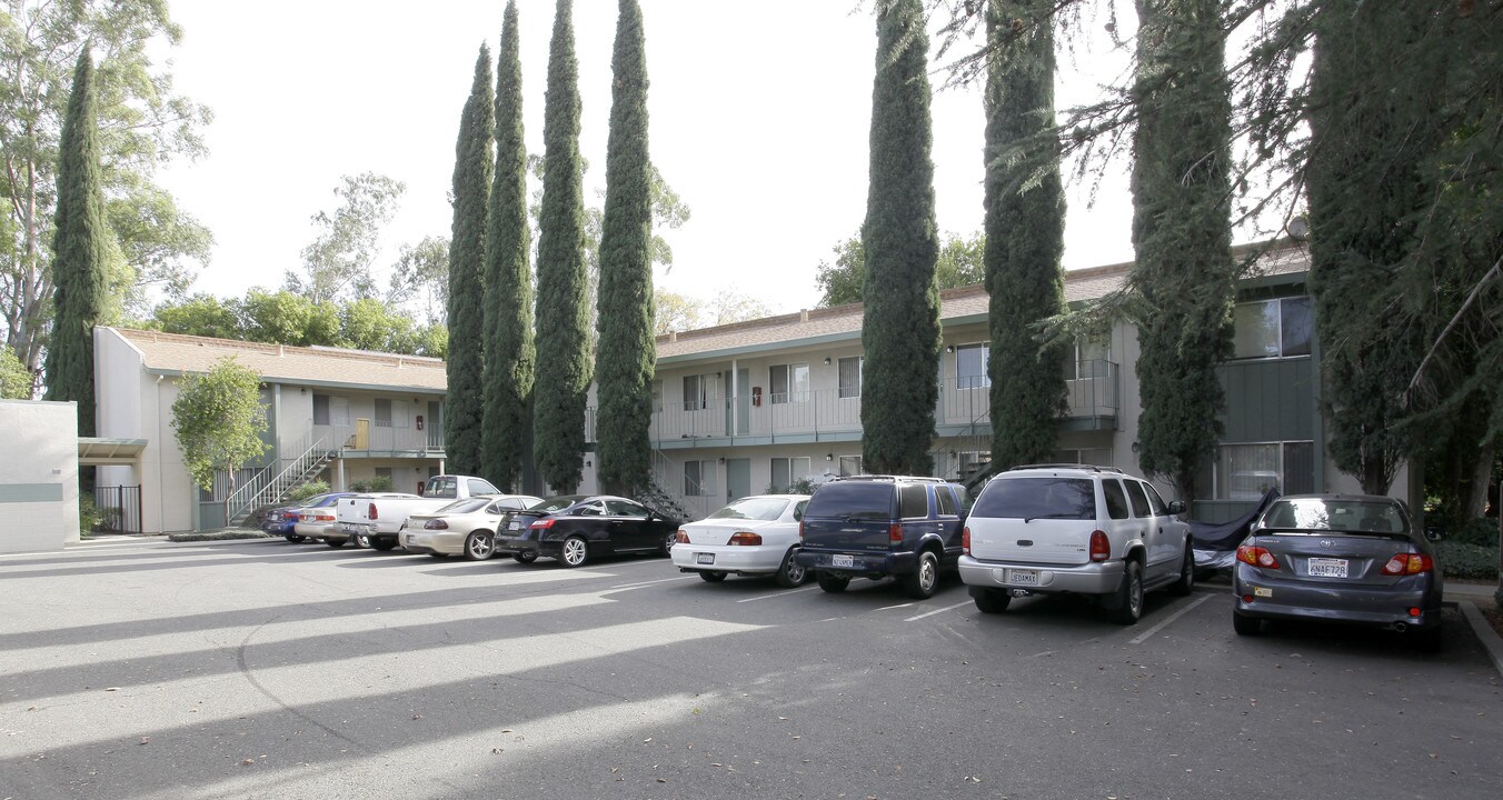 726 Adams St in Davis, CA - Foto de edificio