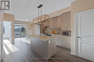 457 Plains Rd E in Burlington, ON - Building Photo - Building Photo