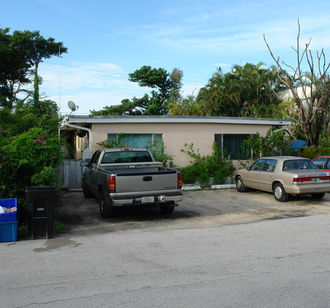 200 SE 21st St in Fort Lauderdale, FL - Building Photo - Building Photo