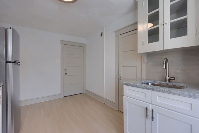 40 W James St in Lancaster, PA - Building Photo - Building Photo