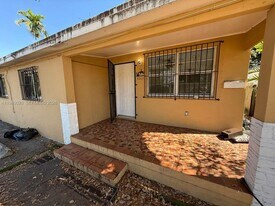 8201 NW 5th Ct in Miami, FL - Building Photo