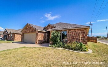 2023 88th St in Lubbock, TX - Building Photo - Building Photo