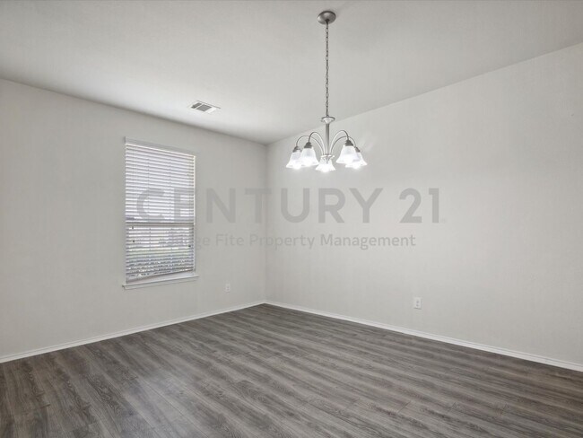 8213 Wildwest Dr in Fort Worth, TX - Building Photo - Building Photo