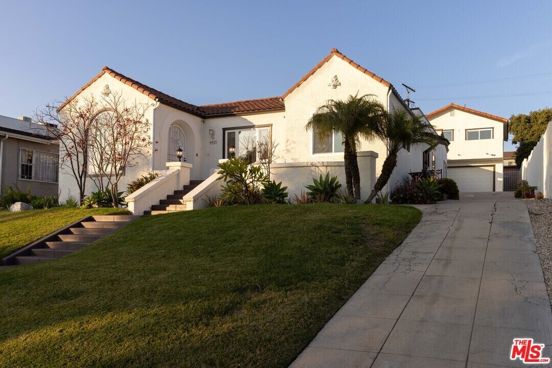 4925 20th St in Los Angeles, CA - Building Photo