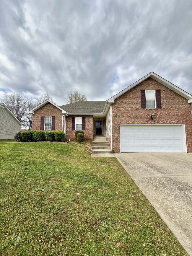 3427 Poplar Hill in Clarksville, TN - Building Photo - Building Photo