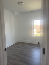 12 Winter Ave, Unit #2 in Taunton, MA - Foto de edificio - Building Photo