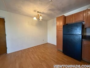 175 Adams St, Unit 21 in Newton, MA - Building Photo - Building Photo
