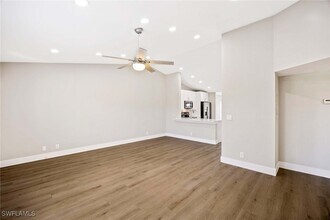 707 Neapolitan Way in Naples, FL - Building Photo - Building Photo