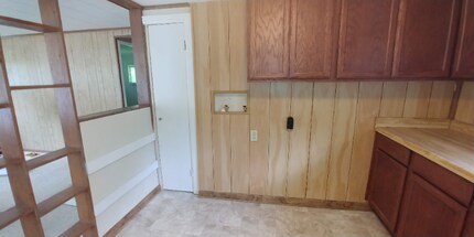 136 E Wadsworth Cir in Oak Ridge, TN - Building Photo - Building Photo