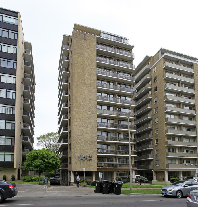 Algiers North in Toronto, ON - Building Photo