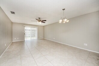 3210 Tomahawk Dr in Kissimmee, FL - Foto de edificio - Building Photo