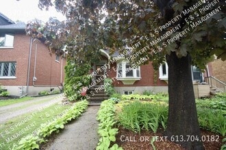 390 Holland Ave in Ottawa, ON - Building Photo - Building Photo