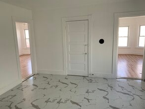 363 Spruce St, Unit 2 in Manchester, NH - Building Photo - Building Photo