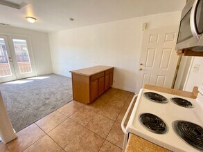 1402 E Scarlet Dr in Flagstaff, AZ - Building Photo - Building Photo