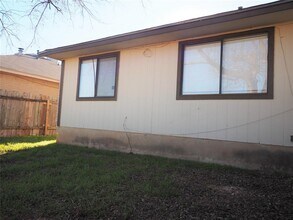 1403 Hermitage Dr in Round Rock, TX - Building Photo - Building Photo