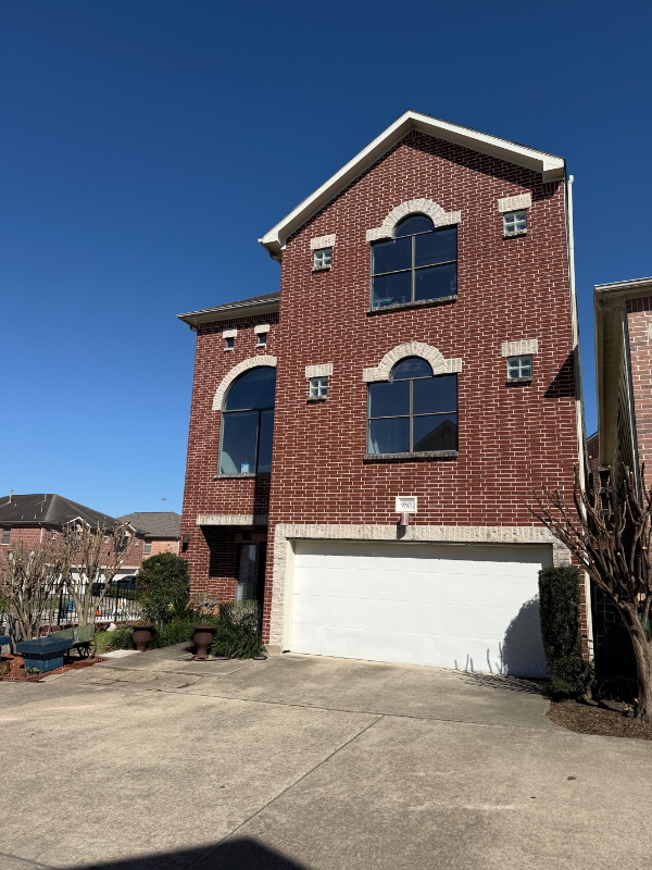 9801 Riddlelink Ln in Houston, TX - Building Photo - Building Photo