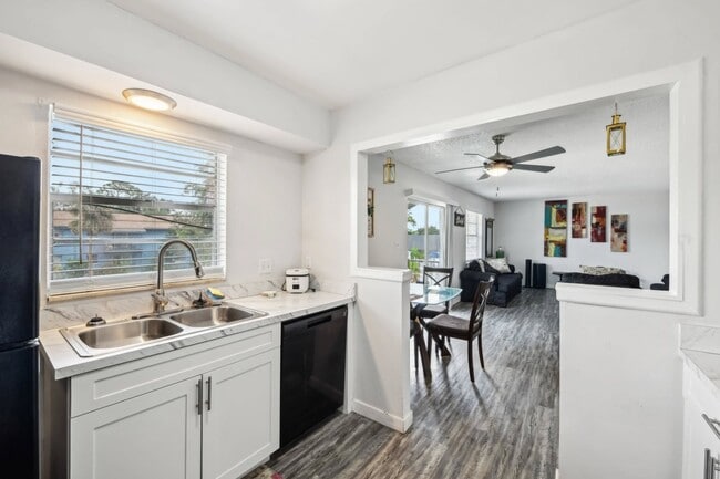 Roselea Manor Apartments