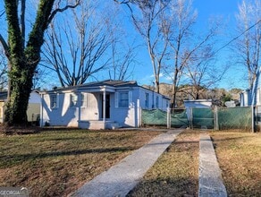 2533 Godfrey Dr NW in Atlanta, GA - Building Photo - Building Photo