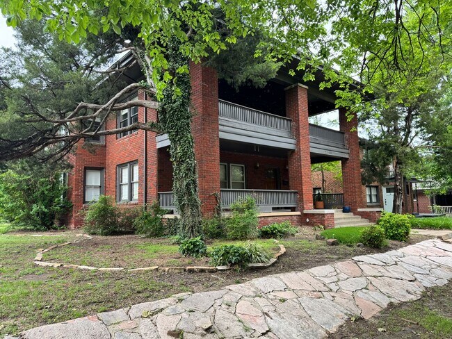 2903 N Robinson Ave