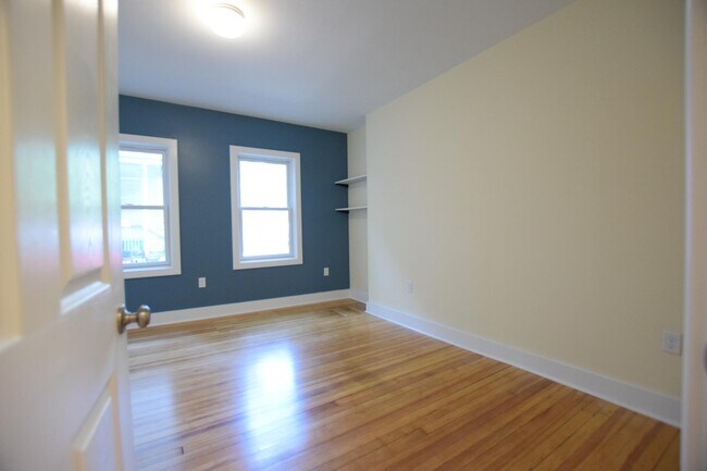 207 W Court St, Unit 1-Downstairs