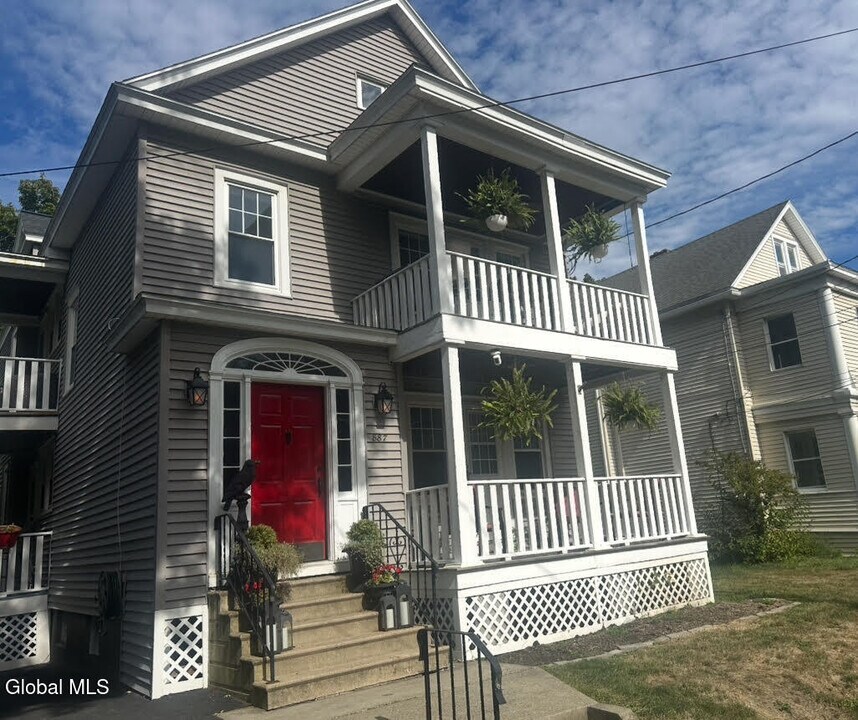 887 Warren St in Albany, NY - Building Photo