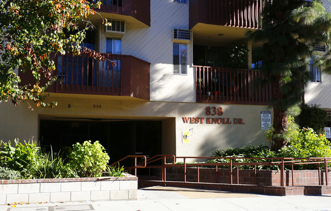 West Knoll Apartments in West Hollywood, CA - Building Photo - Building Photo