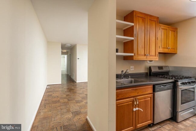 22 Manor Cir in Takoma Park, MD - Building Photo - Building Photo