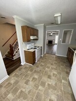 4608 Jacqueline Ln, Unit E08F in Raleigh, NC - Building Photo