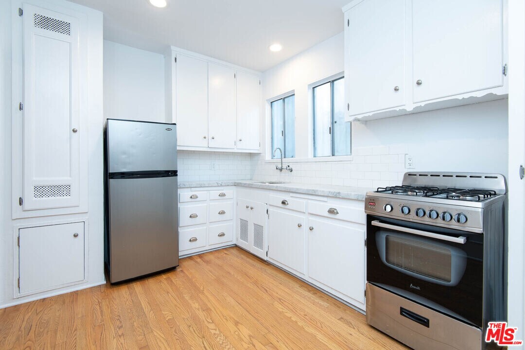 9025 Rangely Ave in West Hollywood, CA - Building Photo