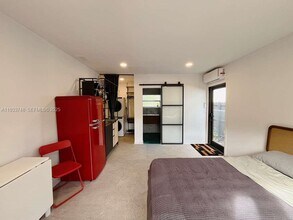 765 NW 44th St in Miami, FL - Building Photo - Building Photo