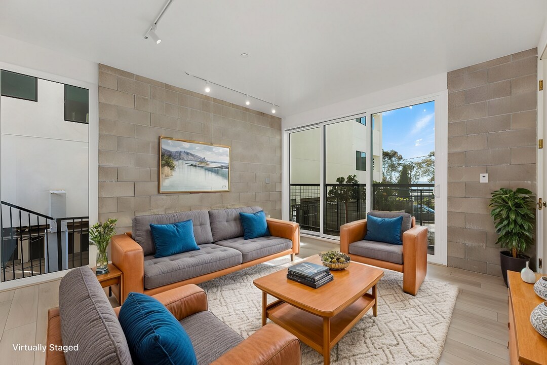 2029 Albatross St in San Diego, CA - Building Photo