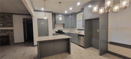 240 Vicks Cir in Centerton, AR - Building Photo - Building Photo