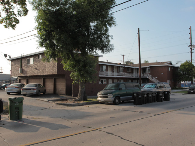 800-802 Frigate Ave in Wilmington, CA - Building Photo - Building Photo