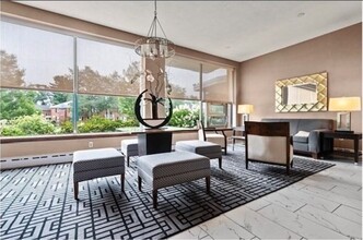 20 Hammond Pond Pkwy in Newton, MA - Building Photo - Building Photo