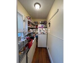 2 Gilson Terrace, Unit 1 in Somerville, MA - Foto de edificio - Building Photo