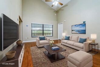 2607 Shilo Ct, Unit 01-201 in Valrico, FL - Building Photo - Building Photo