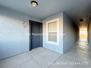 6955 N Durango Dr-Unit -#3021 in Las Vegas, NV - Building Photo - Building Photo