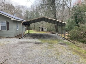 412 Rabun Rd in Sautee Nacoochee, GA - Building Photo - Building Photo