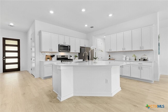 2132 Magnolia Hl Dr in Leander, TX - Foto de edificio - Building Photo