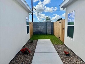 17 E Walnut Ave in McAllen, TX - Building Photo - Building Photo