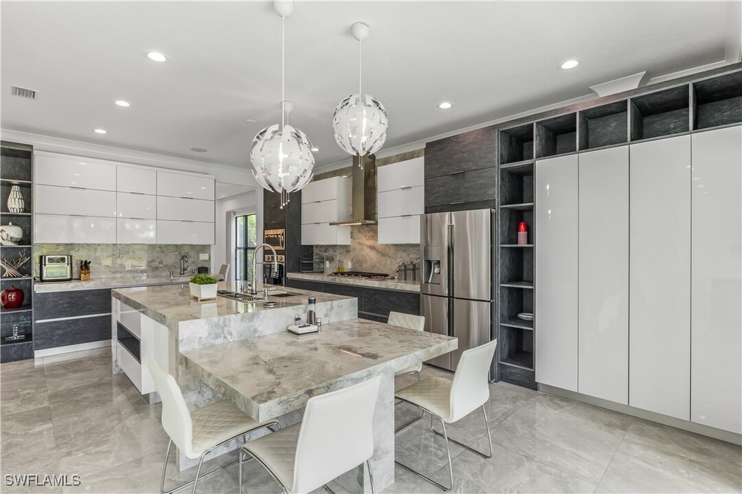4410 Caldera Cir in Naples, FL - Building Photo